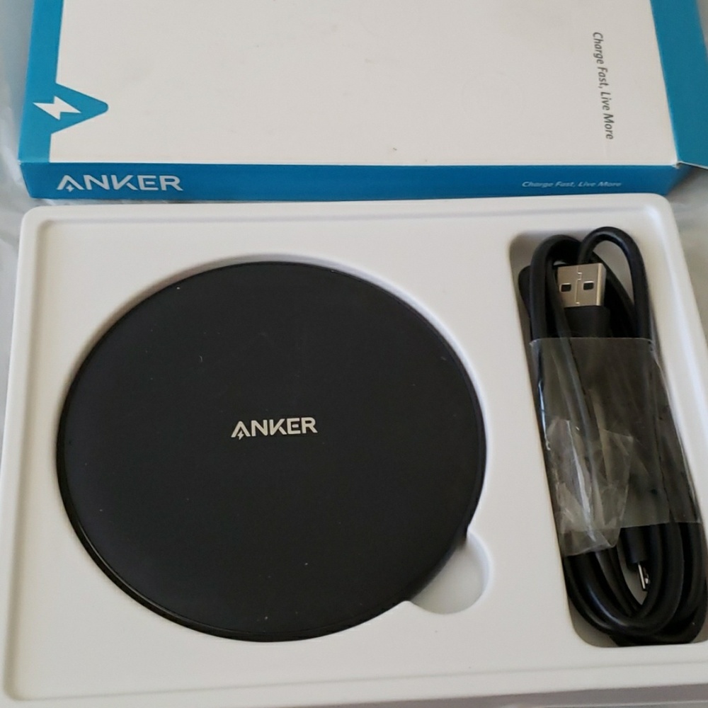 ANKER CHARGER